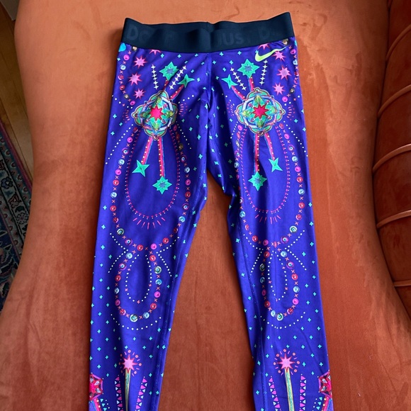 Nike limited edition kaleidoscope legging - Picture 3 of 4
